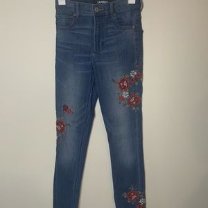 Express skinny high rise floral embroidered jeans